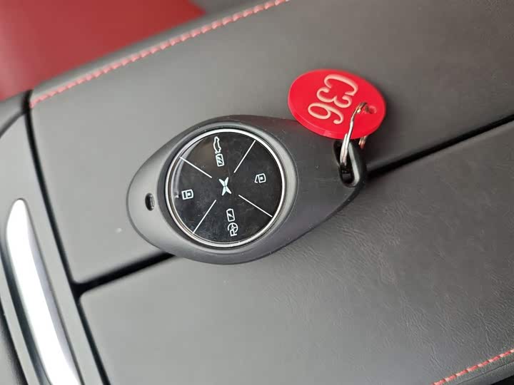 Фото 9 - XPeng P7