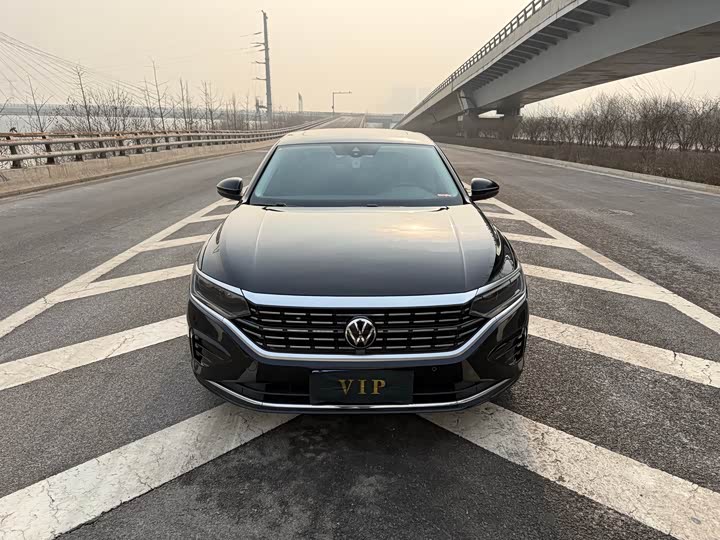 Фото 2 - Volkswagen Passat