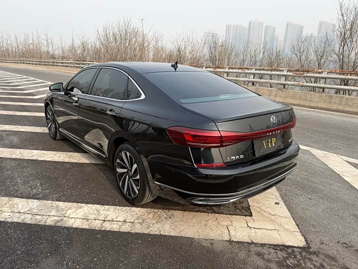 Фото 7 - Volkswagen Passat