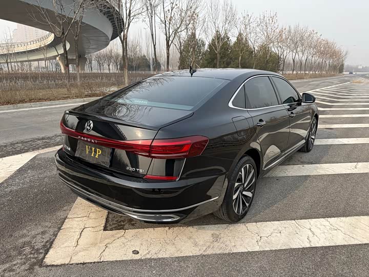 Фото 9 - Volkswagen Passat