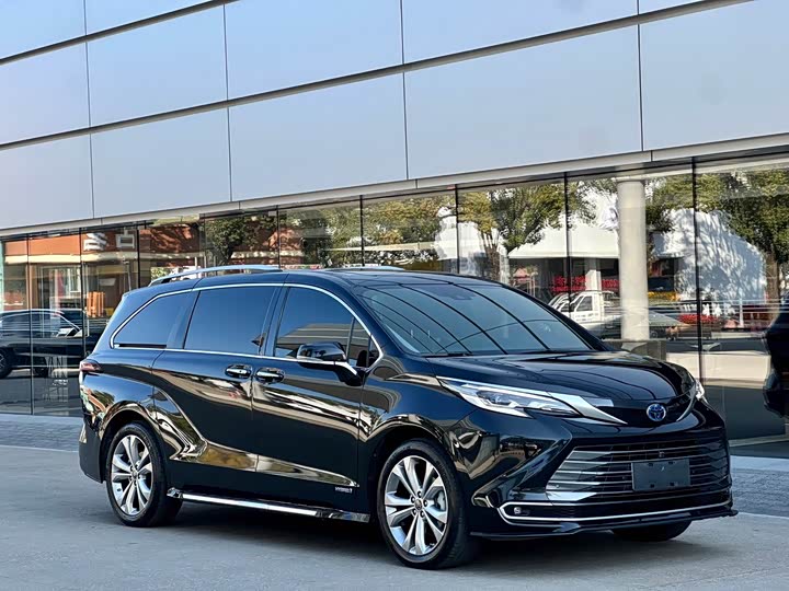 Фото 3 - Toyota Sienna