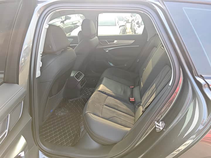 Фото 4 - Audi A6