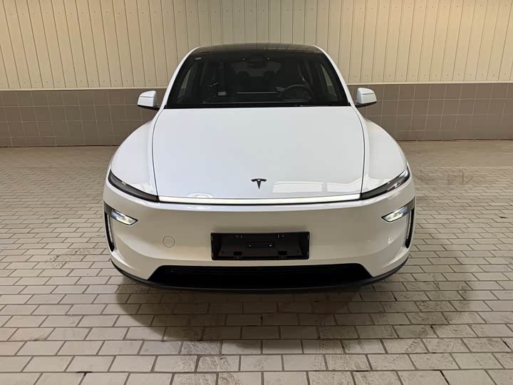 Фото 3 - Tesla Model Y