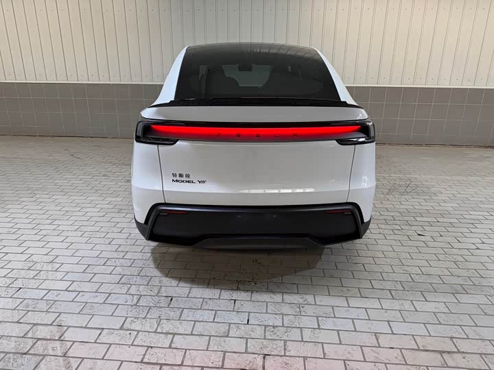 Фото 6 - Tesla Model Y
