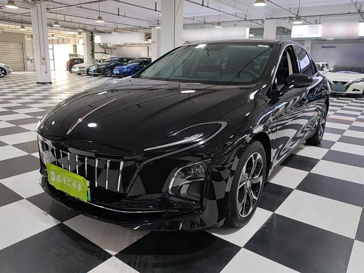 Фото 2 - Hongqi E-QM5