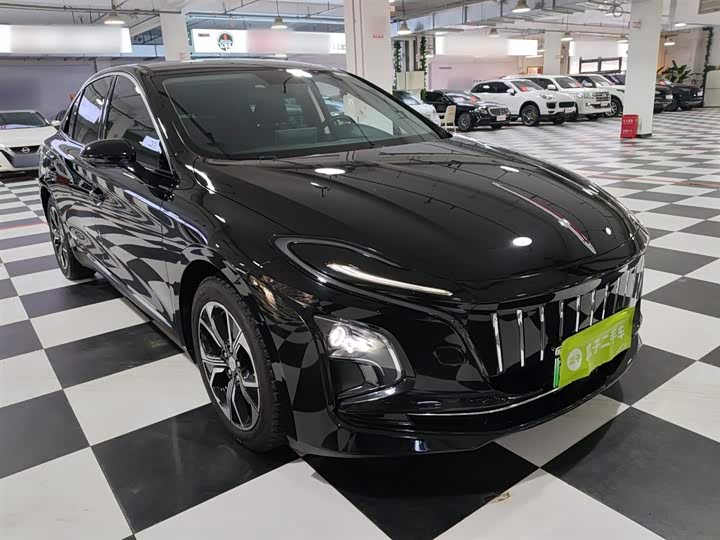 Фото 4 - Hongqi E-QM5