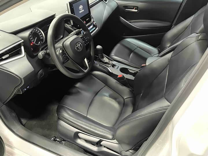 Фото 4 - Toyota Corolla