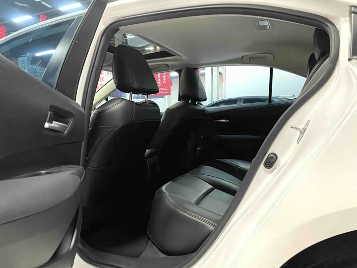 Фото 7 - Toyota Corolla