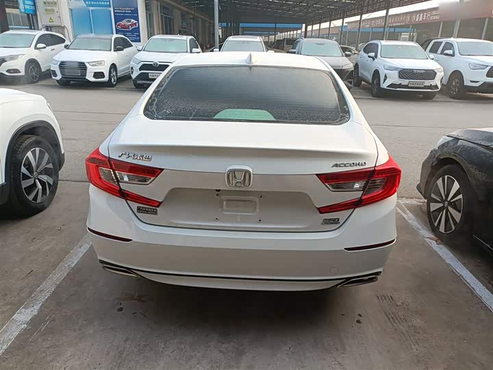 Фото 6 - Honda Accord