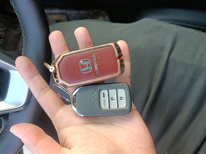 Фото 9 - Honda Accord