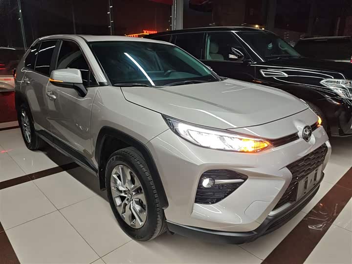 Фото 4 - Toyota Wildlander