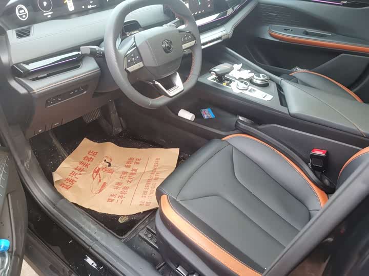 Фото 4 - Changan UNI-V