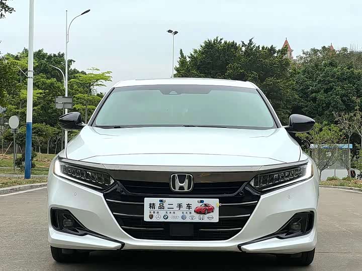 Фото 2 - Honda Accord