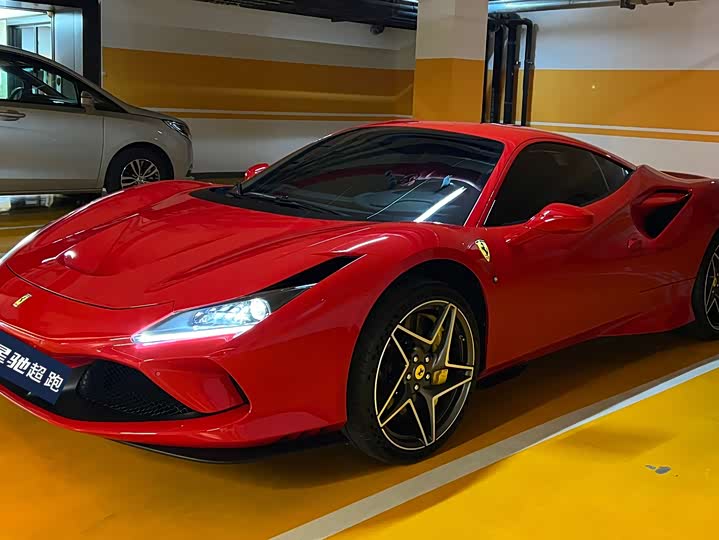 Фото 3 - Ferrari F8