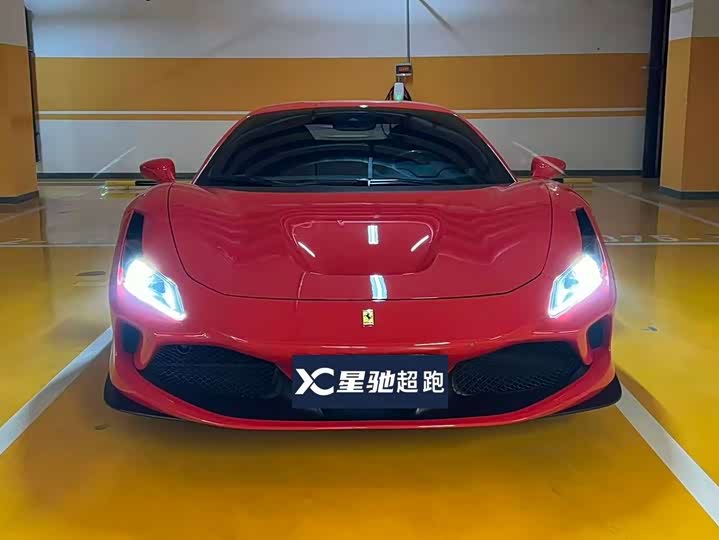 Фото 4 - Ferrari F8
