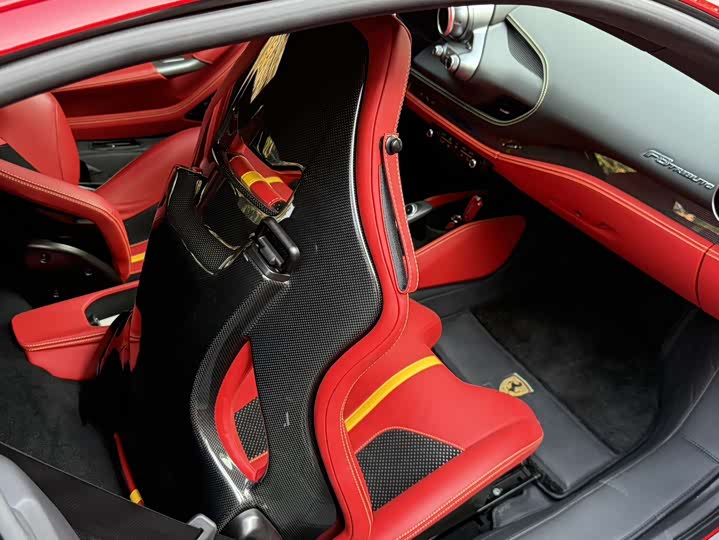 Фото 5 - Ferrari F8