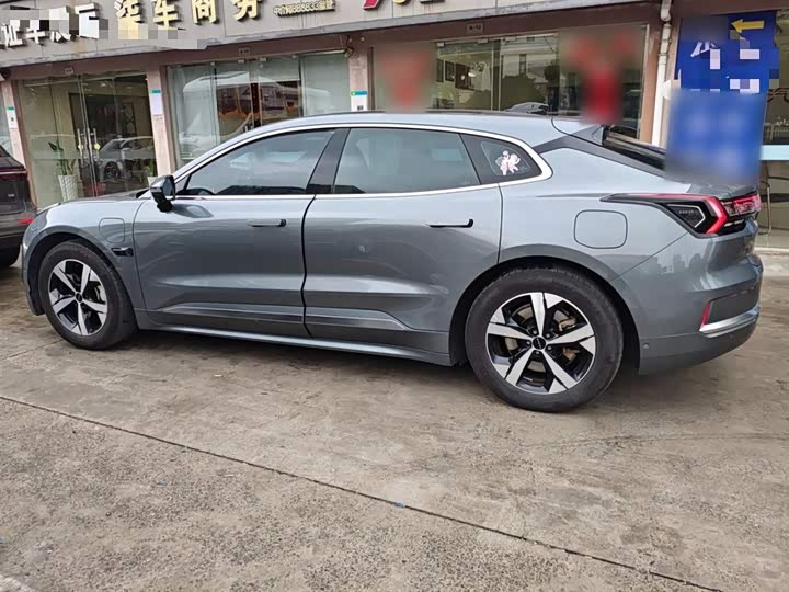 Фото 5 - Zeekr 001