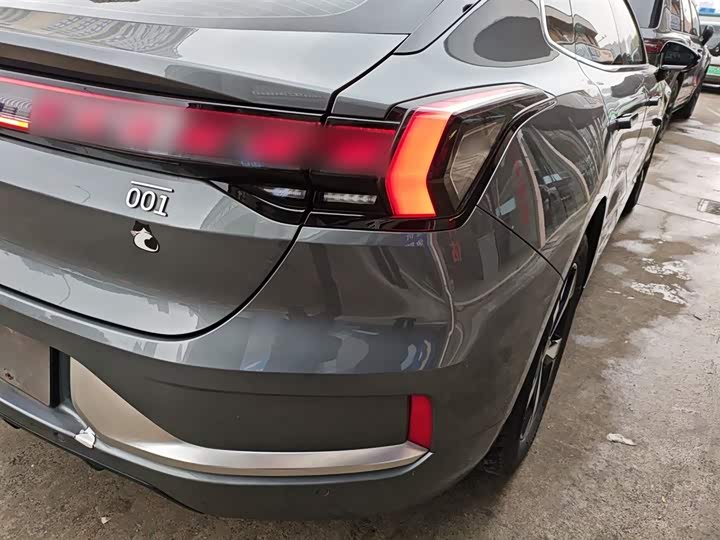 Фото 8 - Zeekr 001