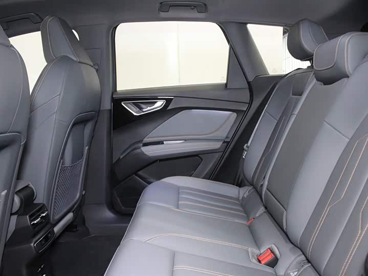 Фото 8 - Audi Q4 e-tron