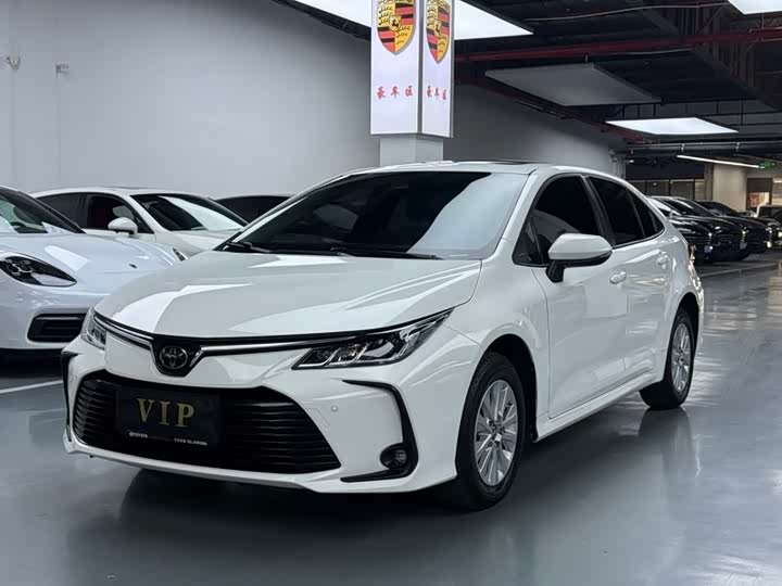 Фото 1 - Toyota Corolla