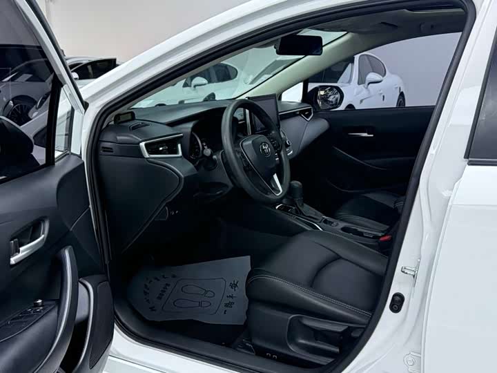 Фото 4 - Toyota Corolla