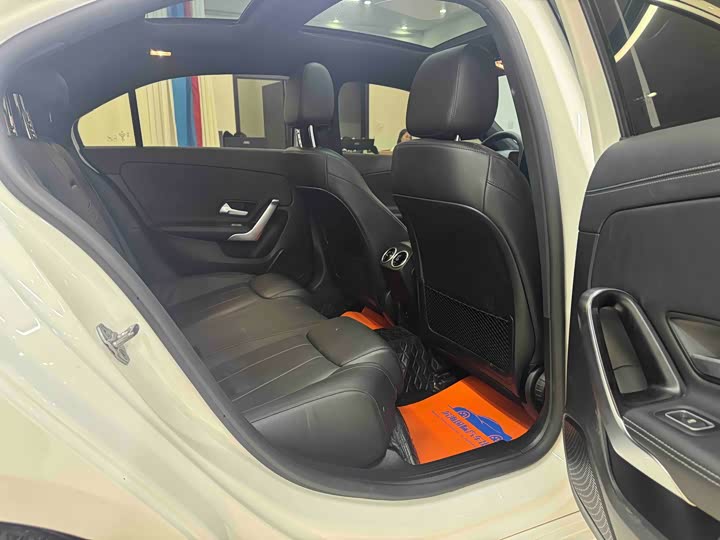 Фото 9 - Mercedes-Benz A-Class