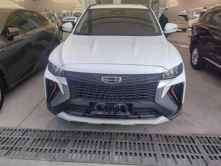 Фото 2 - Geely Atlas