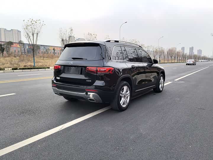 Фото 4 - Mercedes-Benz GLB-Class