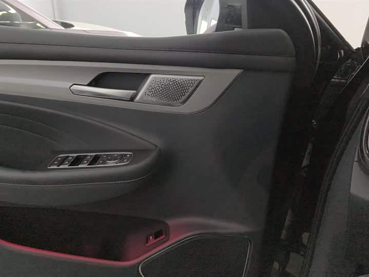 Фото 7 - BAIC Arcfox Alpha T