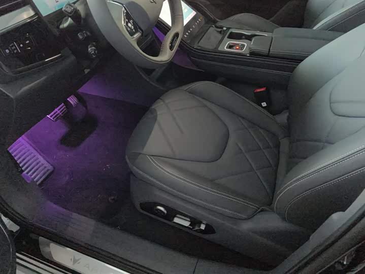 Фото 9 - BAIC Arcfox Alpha T