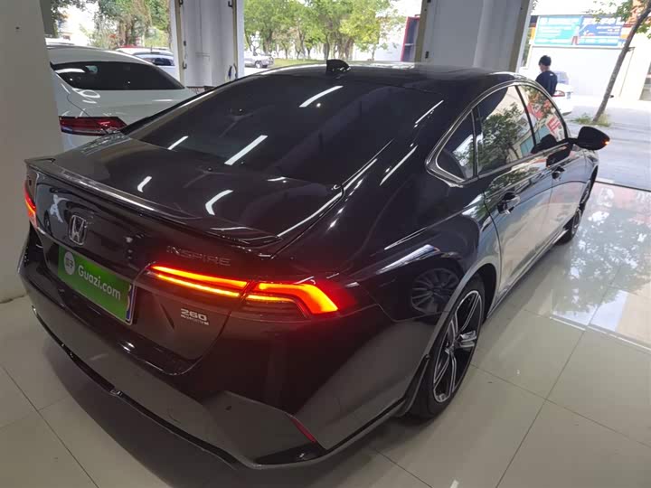 Фото 7 - Honda Inspire