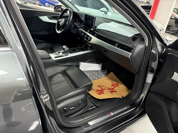 Фото 8 - Audi A4L