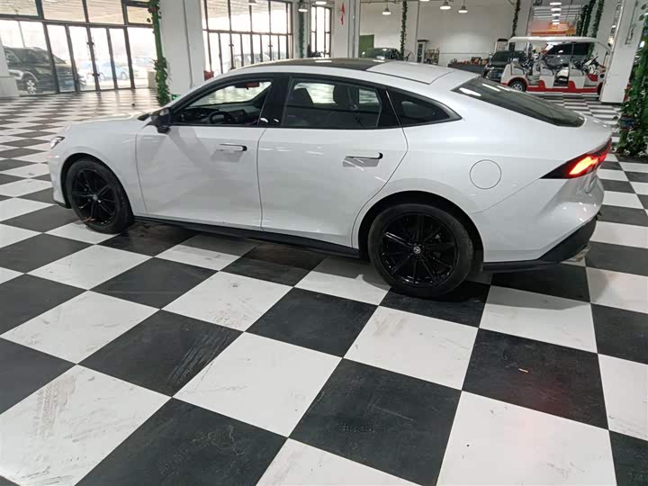 Фото 5 - Changan UNI-V