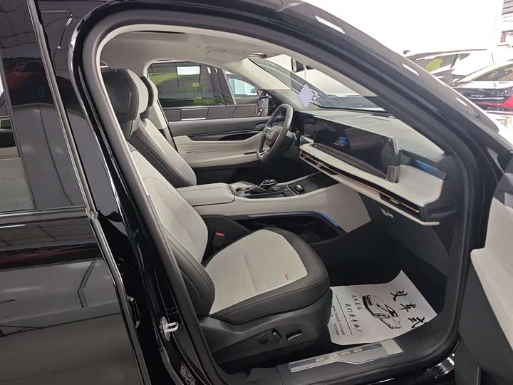 Фото 7 - Ford Edge