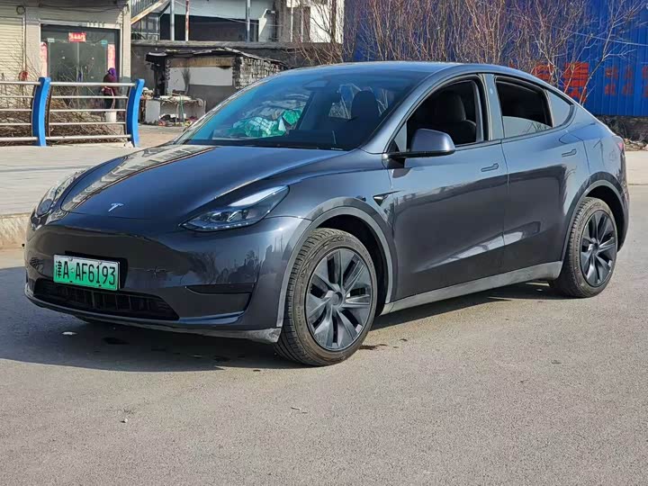 Фото 3 - Tesla Model Y