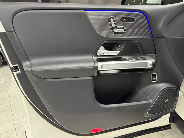 Фото 3 - Mercedes-Benz EQB