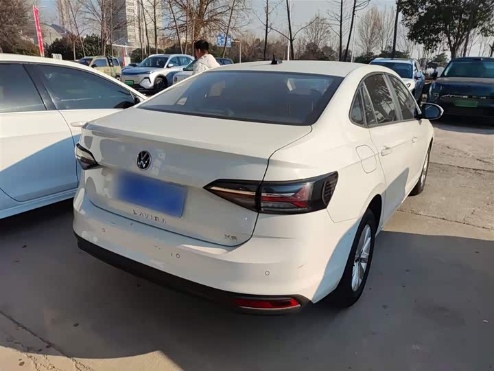 Фото 7 - Volkswagen Lavida