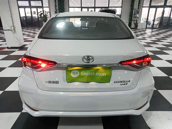 Фото 6 - Toyota Corolla