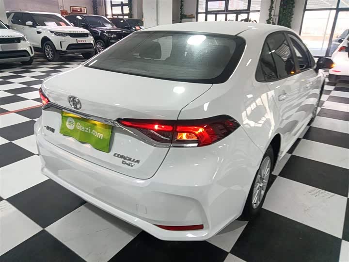 Фото 7 - Toyota Corolla