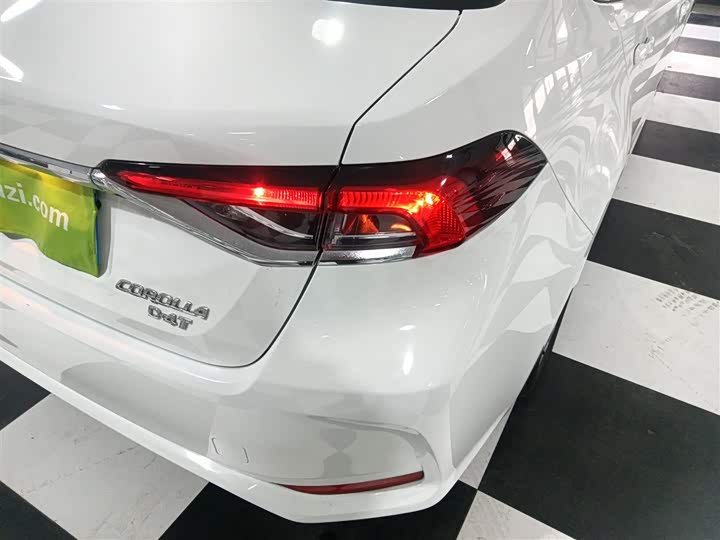 Фото 8 - Toyota Corolla