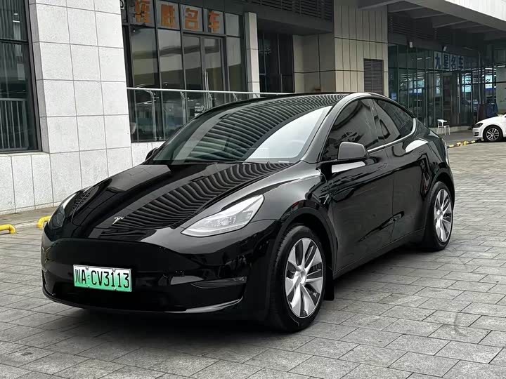 Фото 1 - Tesla Model Y