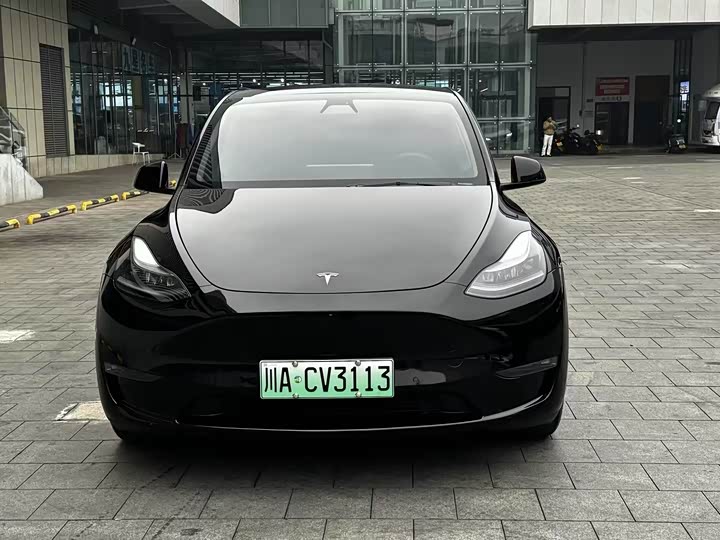 Фото 2 - Tesla Model Y