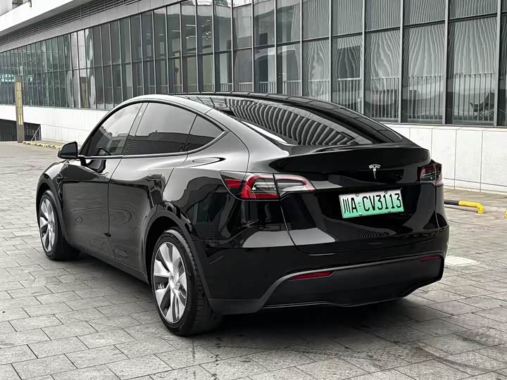 Фото 9 - Tesla Model Y