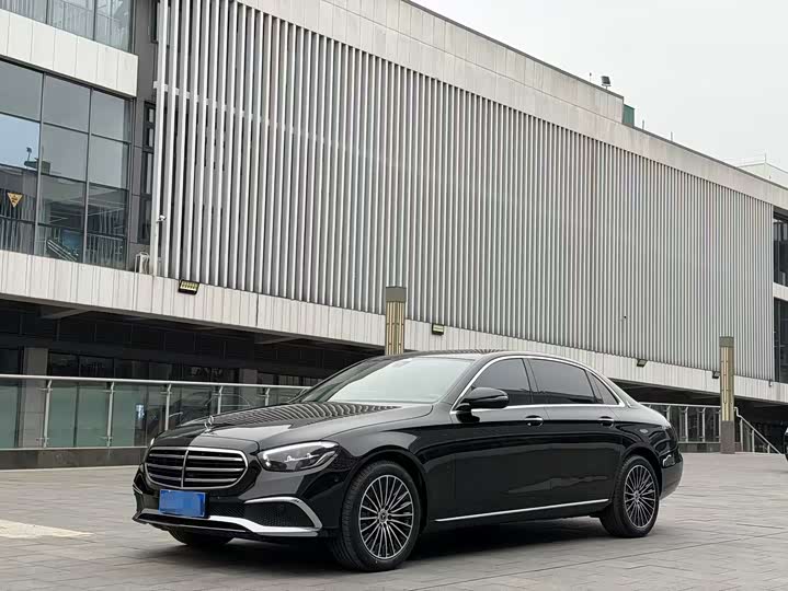 Фото 1 - Mercedes-Benz E-Class