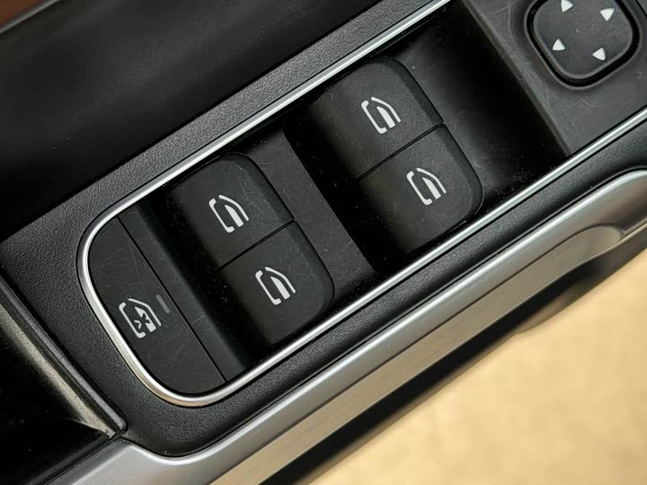 Фото 8 - Mercedes-Benz GLB-Class