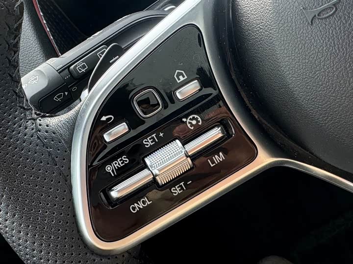 Фото 9 - Mercedes-Benz GLB-Class