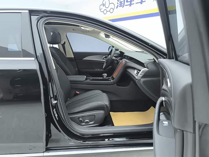 Фото 8 - Hongqi H5