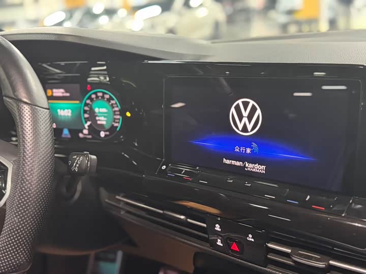 Фото 6 - Volkswagen Golf