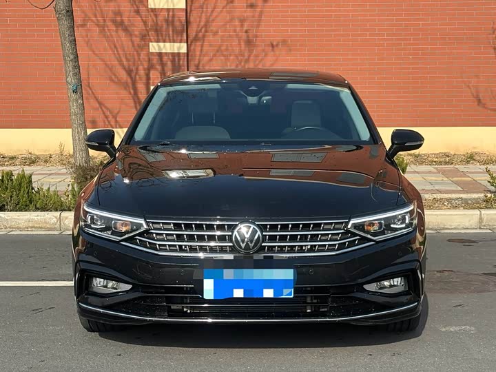 Фото 2 - Volkswagen Magotan