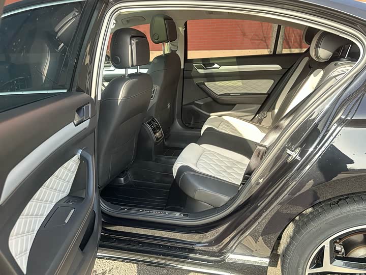 Фото 4 - Volkswagen Magotan